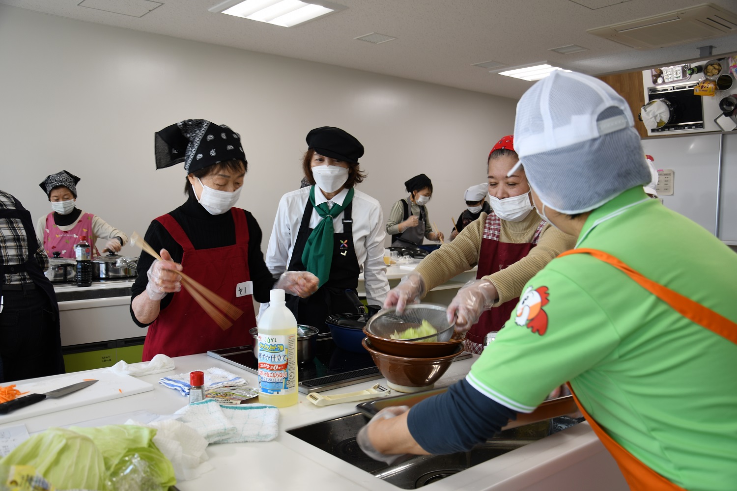 野菜ソムリエプロが市と協力　健康料理紹介